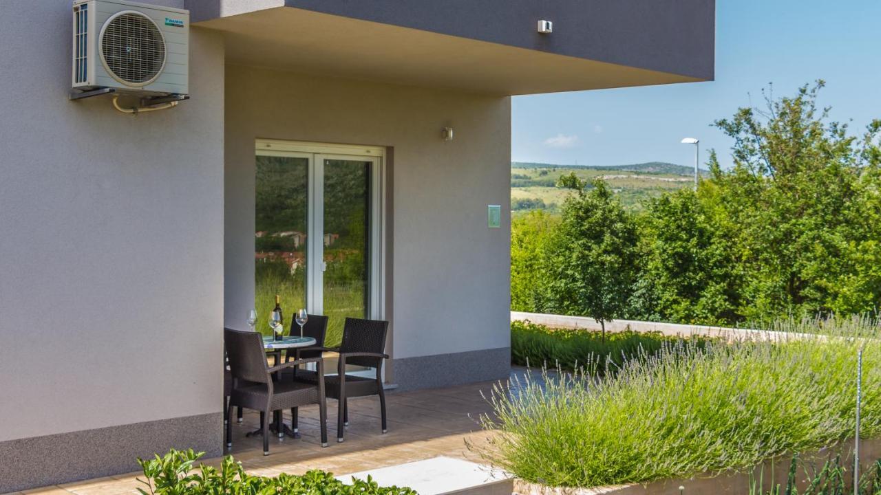 Apartman Nature Dugopolje Esterno foto